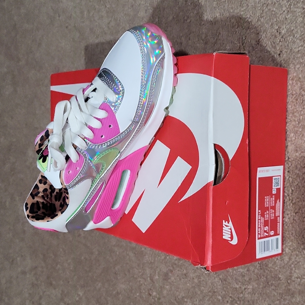 Nike Women's Air Max 90 LX Daisy Leopard CQ2559 100 Iridescent New Size 6.5 DS